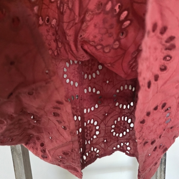 ⭐️40% Off⭐️ New York & Co. Soho Embroidered Cut Out Bell Sleeve Top - Picture 5 of 8